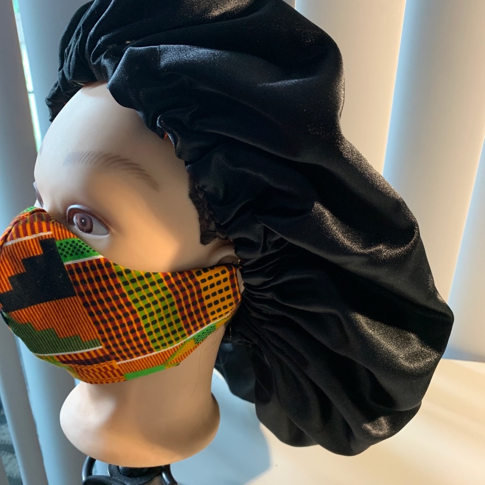 African fabrics and satin hair bonnet - Picture 5 of 5